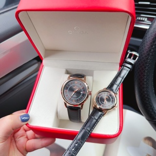 最新欧米茄情侣腕表 IPG表壳 生活防水 真皮表带-彤姐小阁博客网